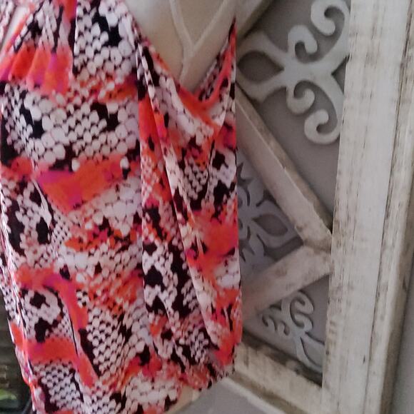 Worthington Women's 3/4 Sleeve Cold Shoulder Halter Top in Coral & Black - Picture 5 of 6